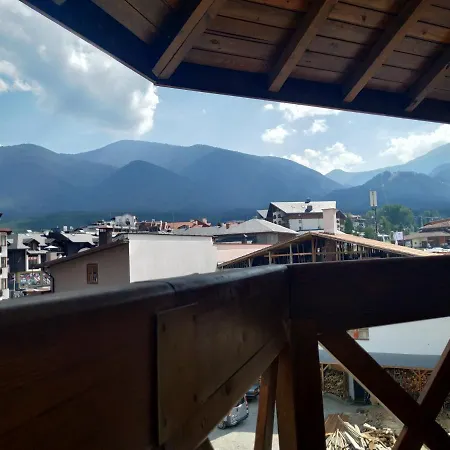 Large Gondola - Center, Neon 아파트