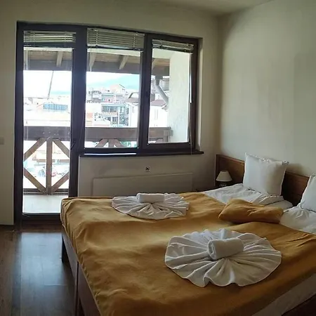 아파트 Large Gondola - Center, Neon *